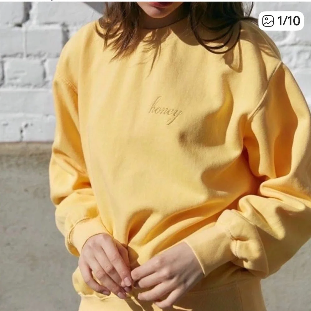 Brandy Melville Crewneck Honey Pullover Sweatshirt in Yellow - Picture 1 of 5